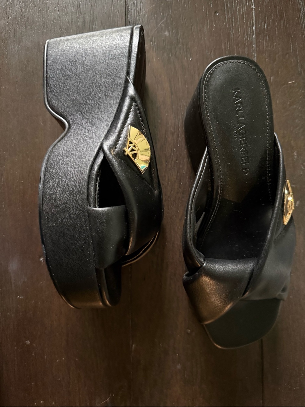 Karl Lagerfeld Black Platform Slide Sandals with Gold Accent Size 5.5 fits 6